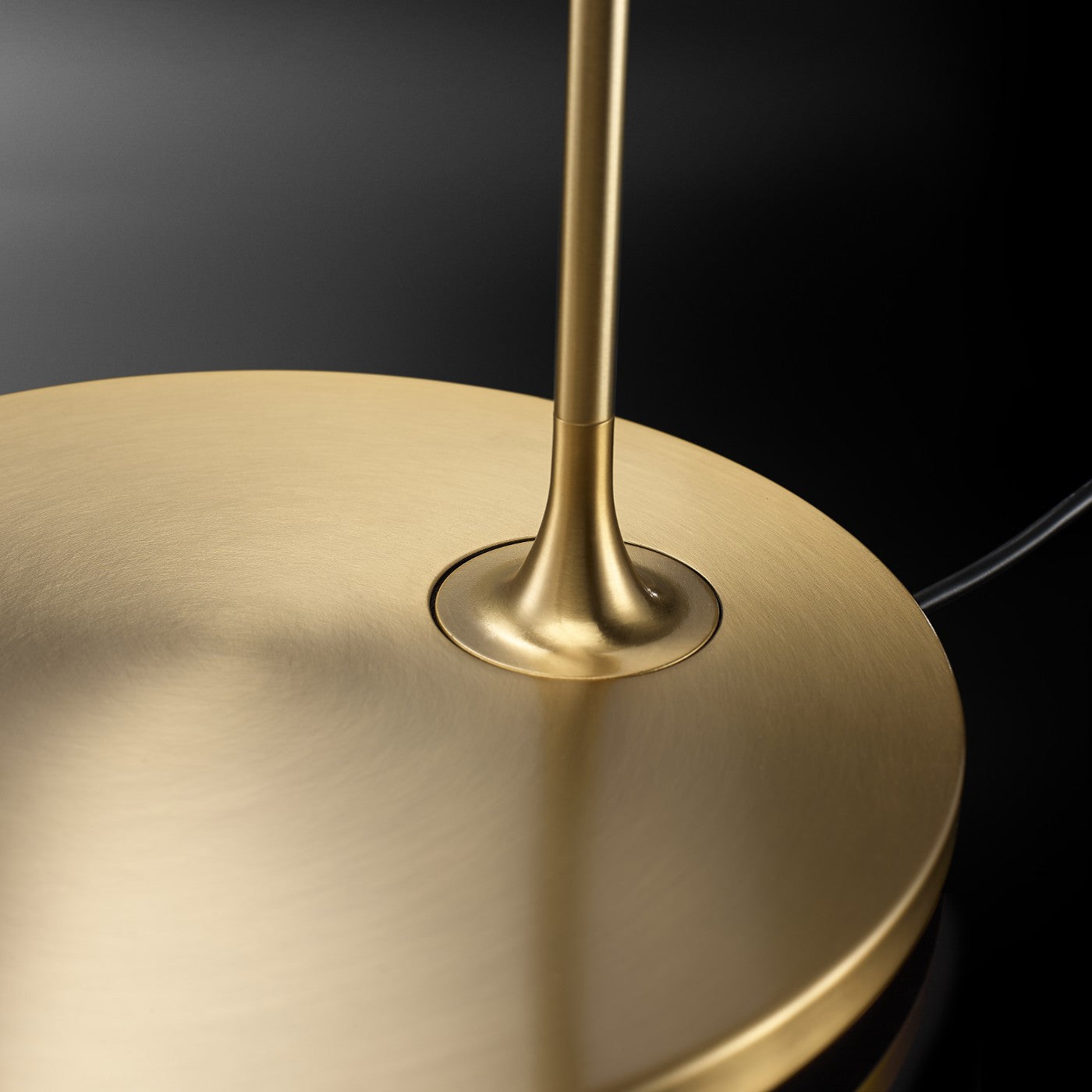 Flo Desk Gold
