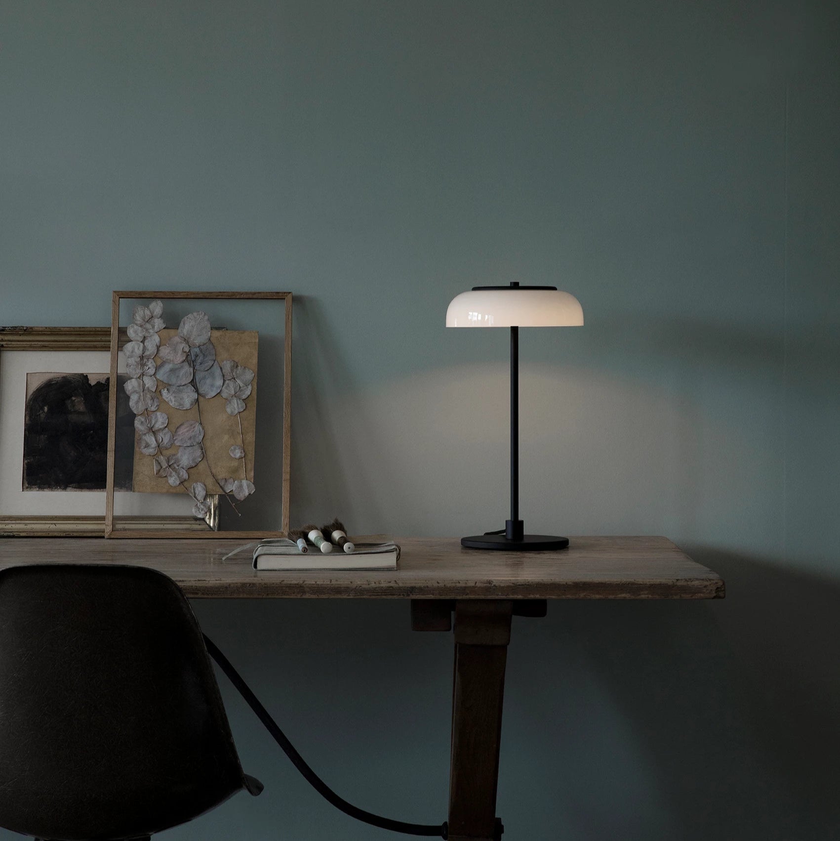 Nuura blossi table