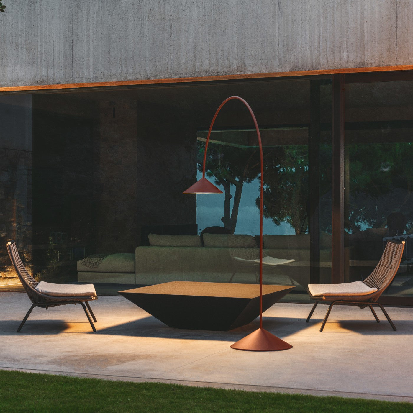 Out Outdoor Gulvlampe