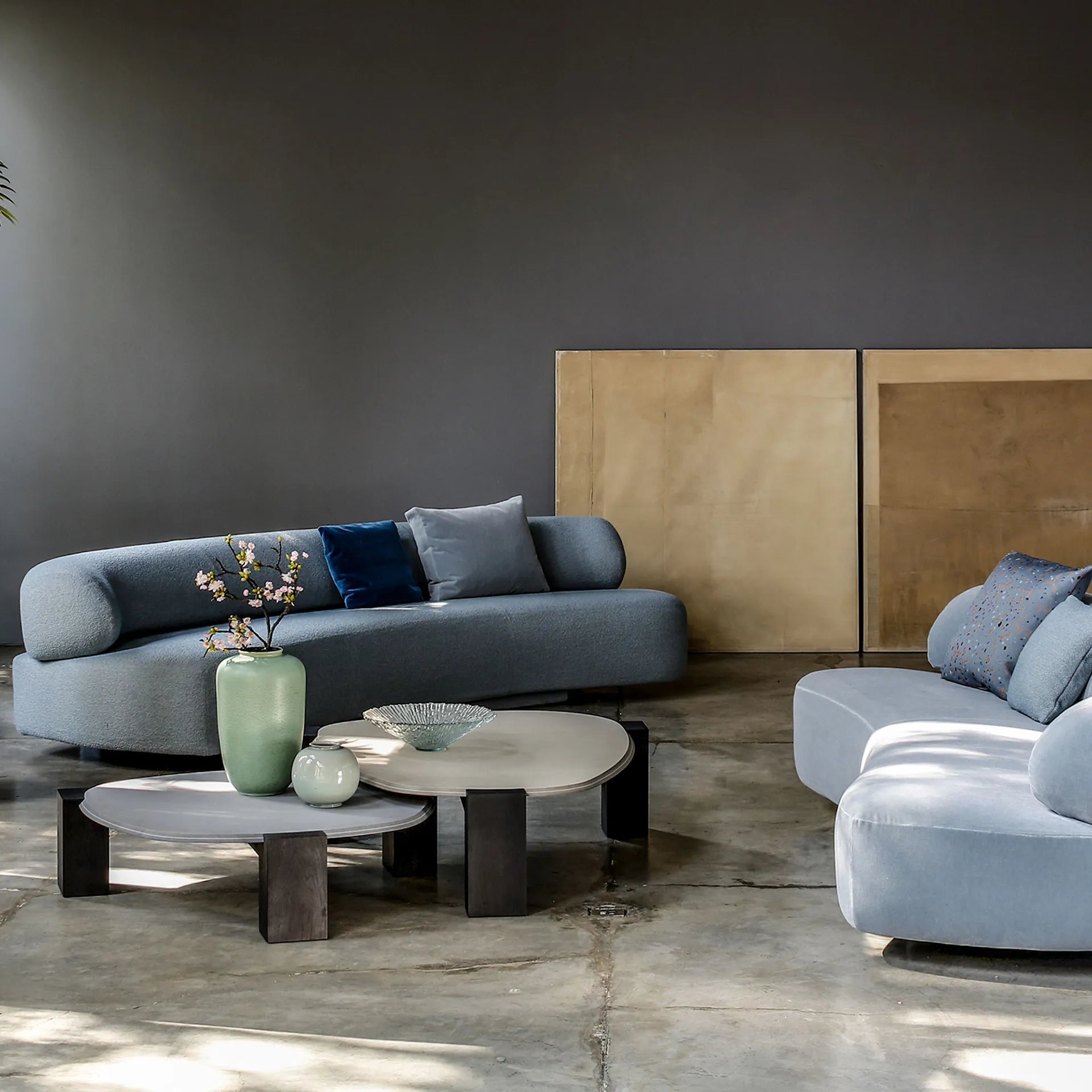 Gogan Sofa