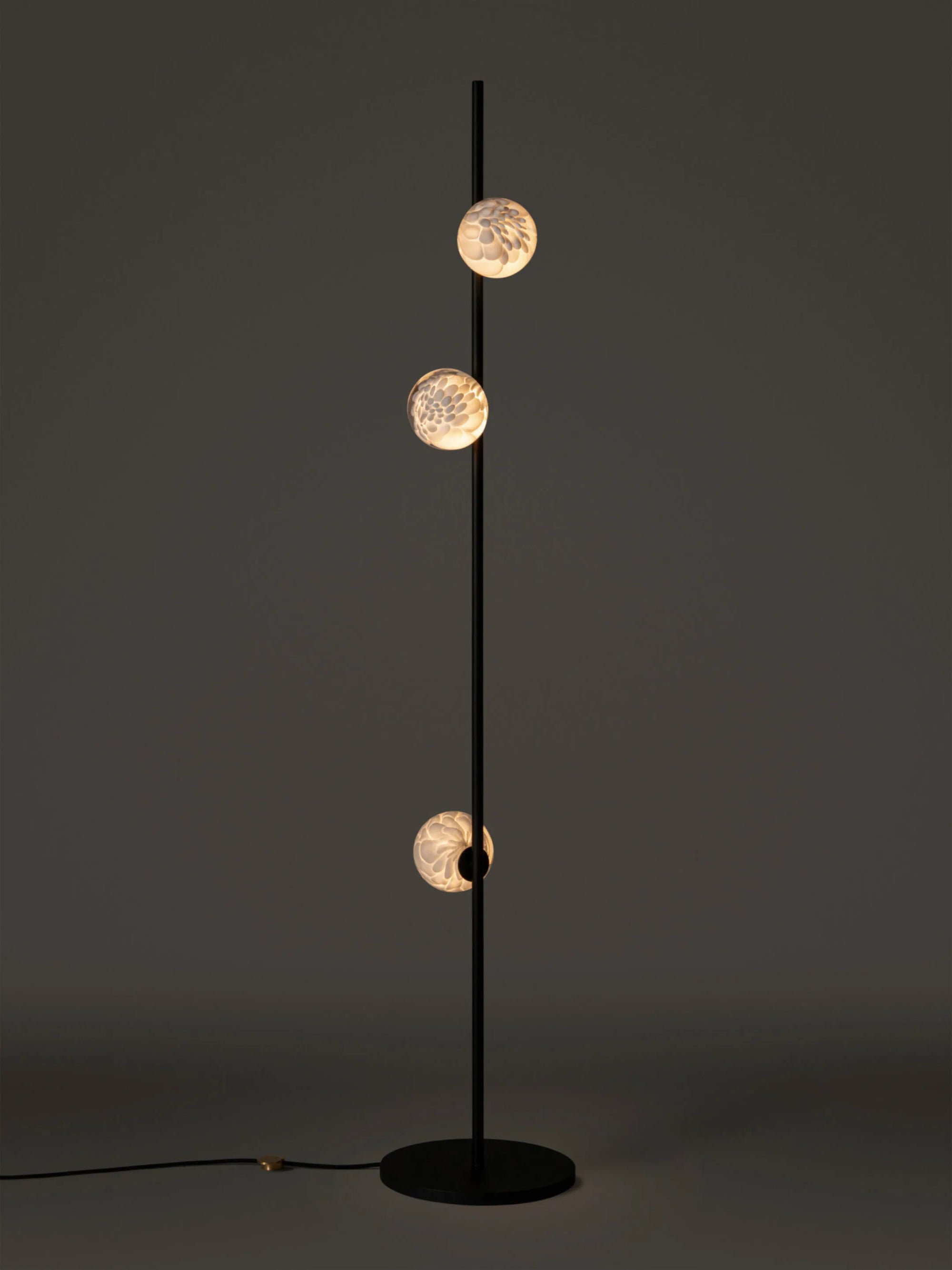118.3 Gulvlampe Høy