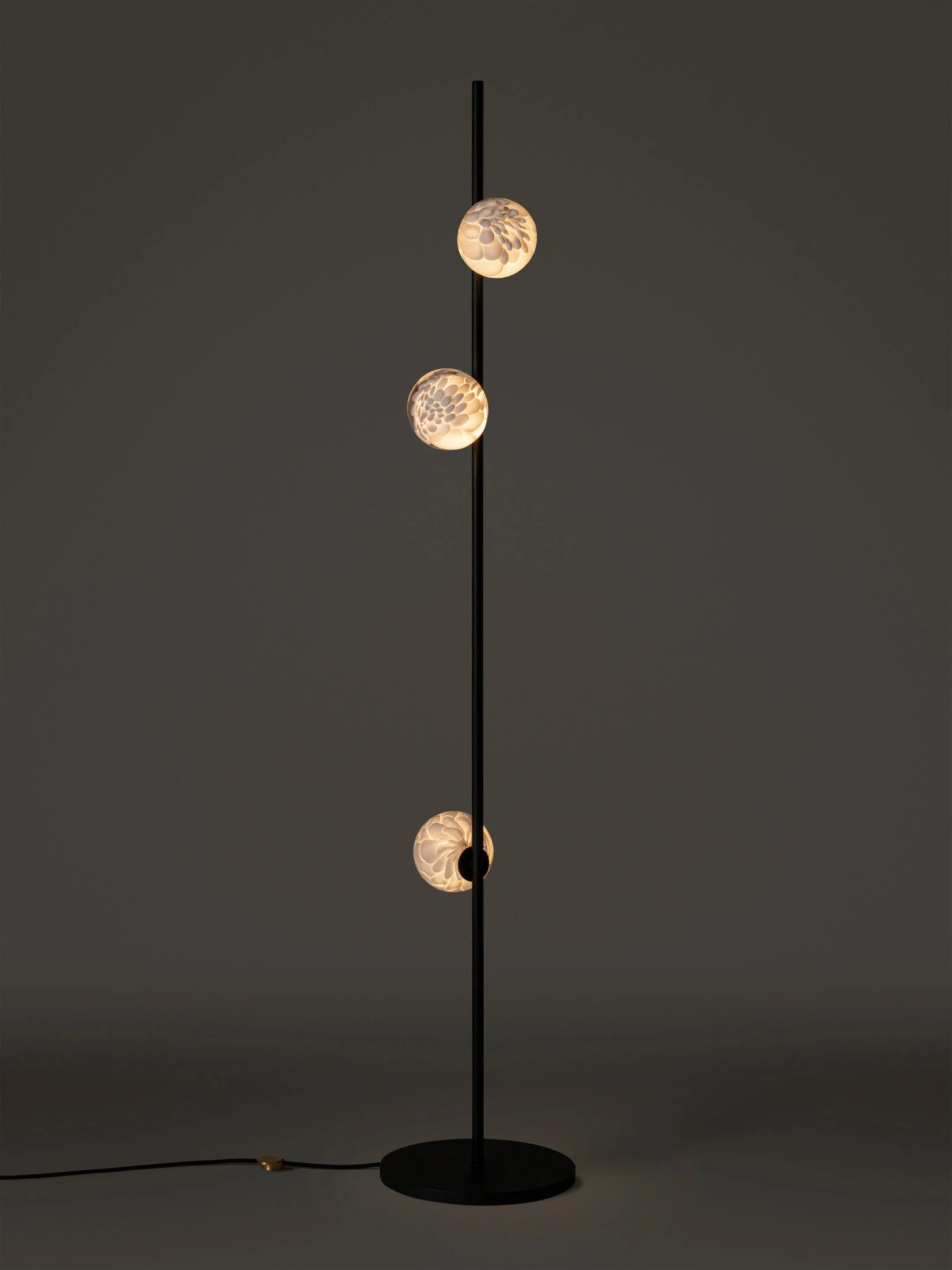 118.3 Gulvlampe Høy