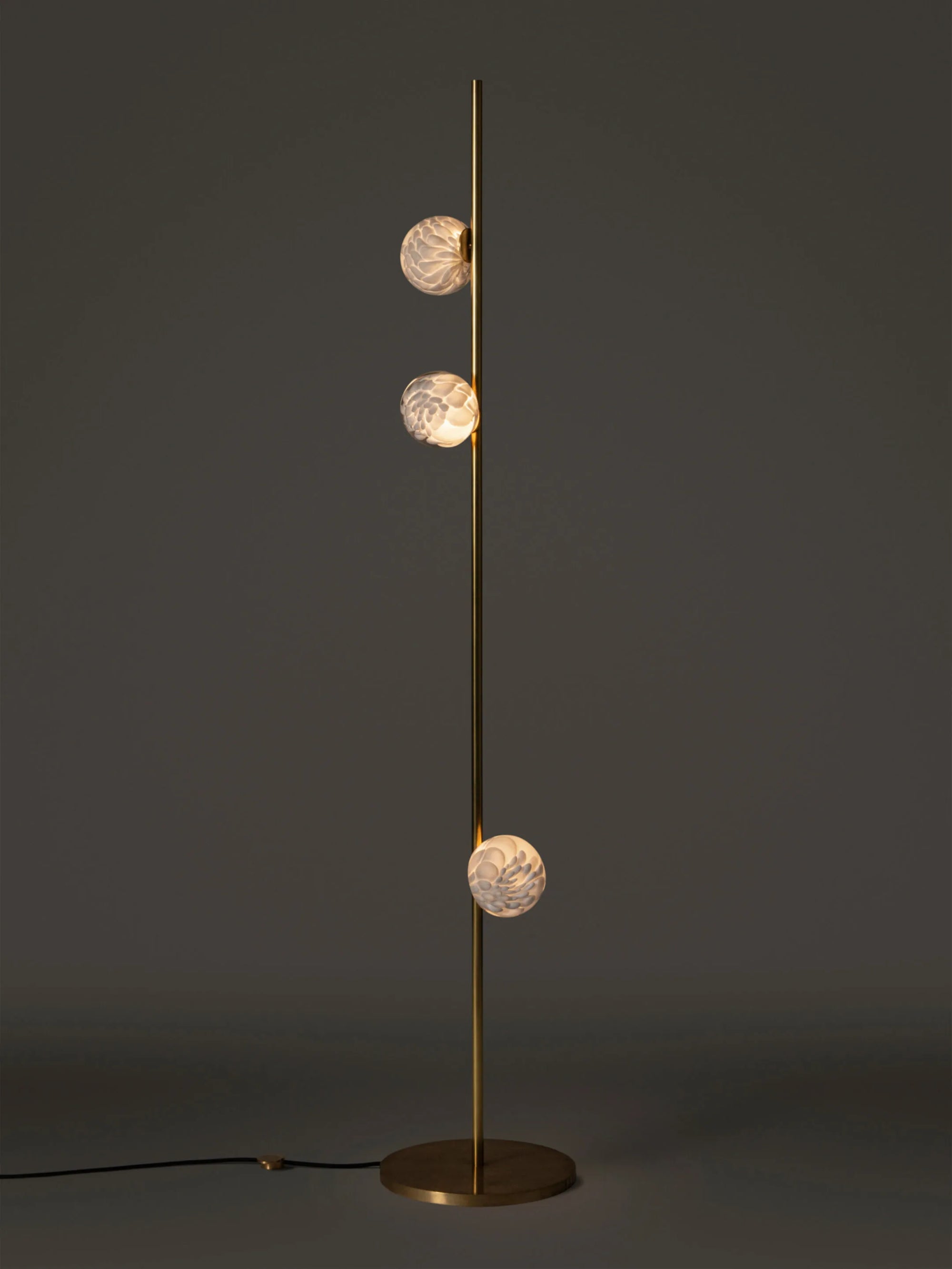 118.3 Gulvlampe Høy