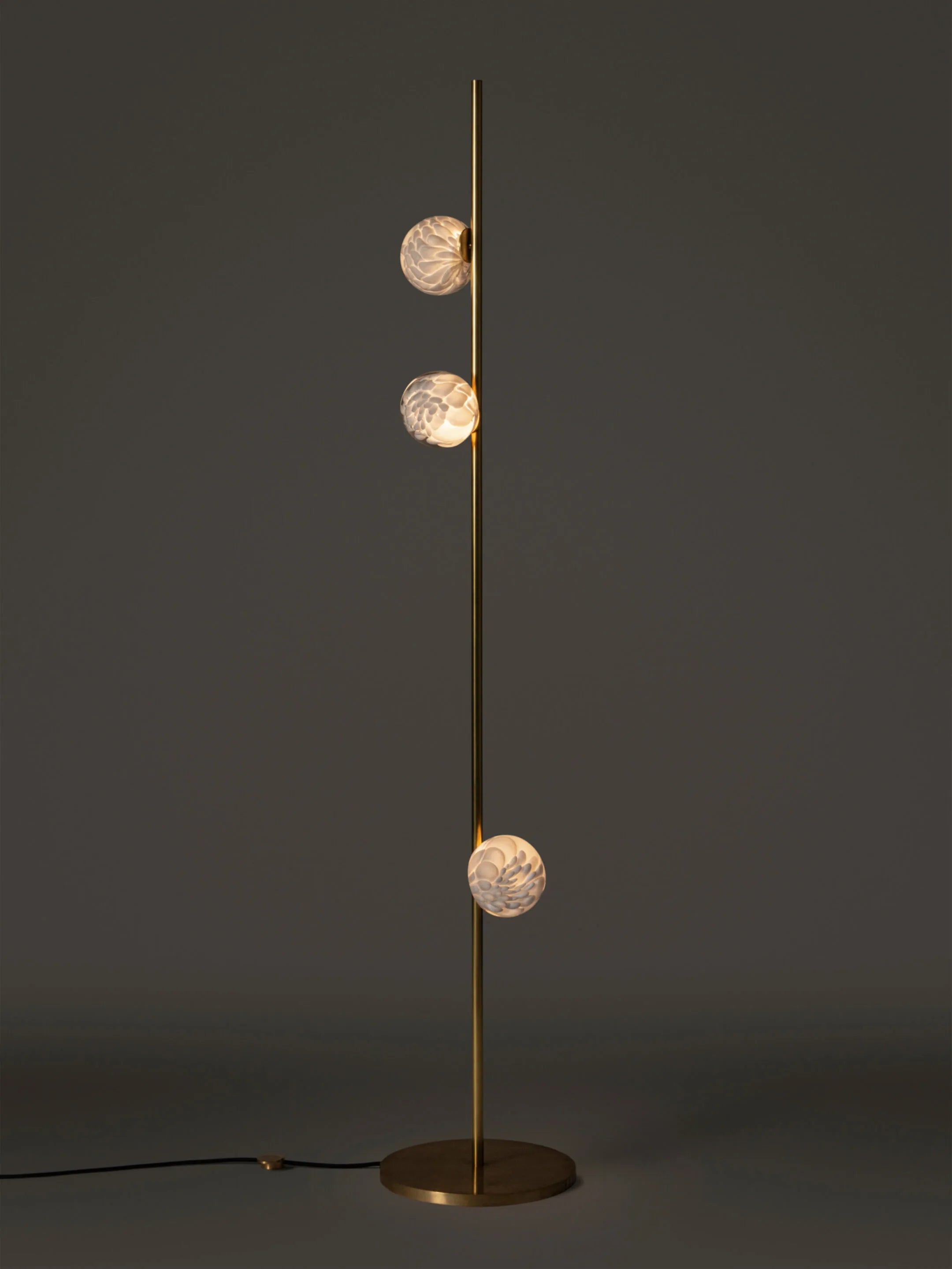 118.3 Gulvlampe Høy