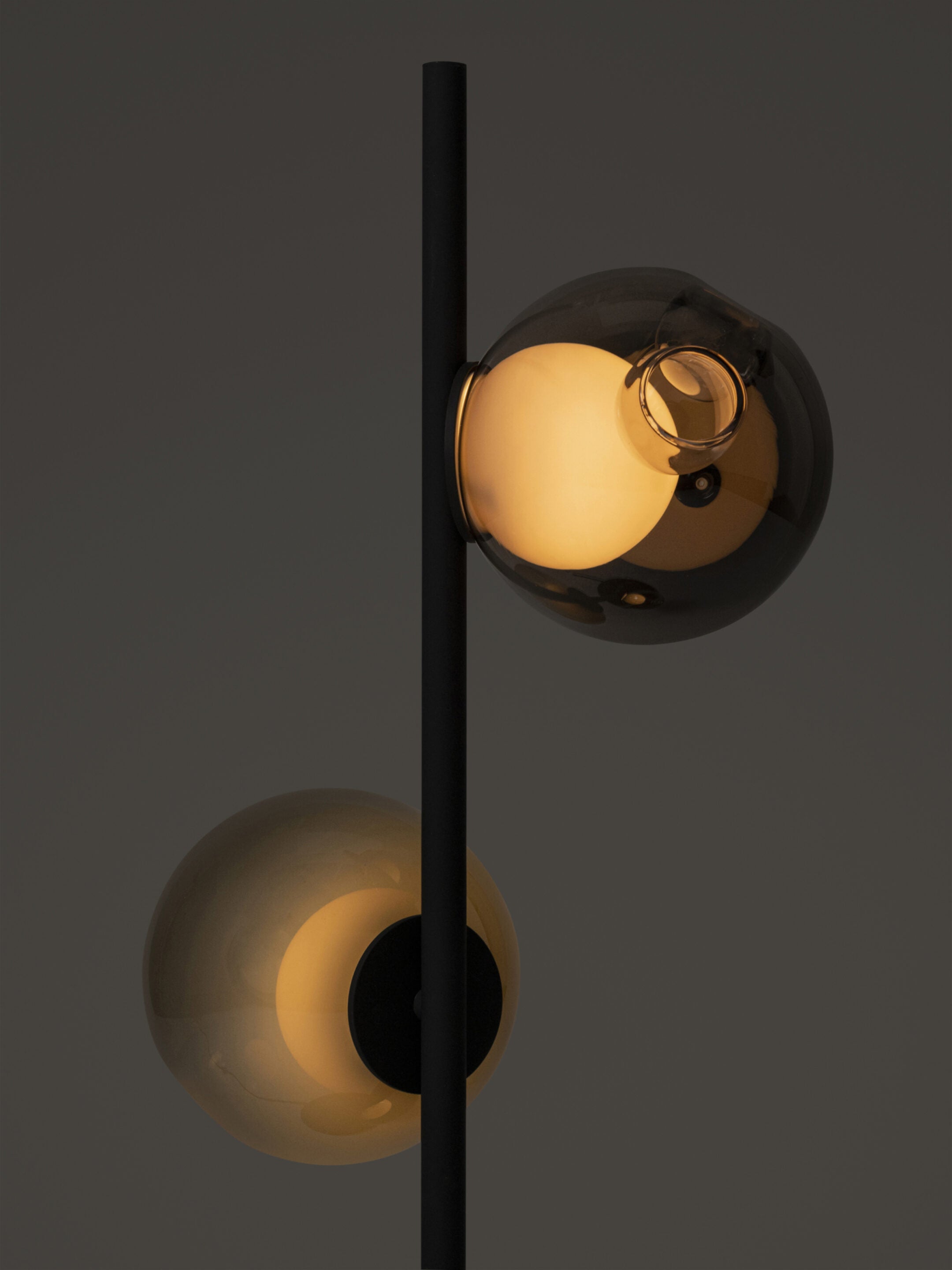 28.3 Gulvlampe Høy