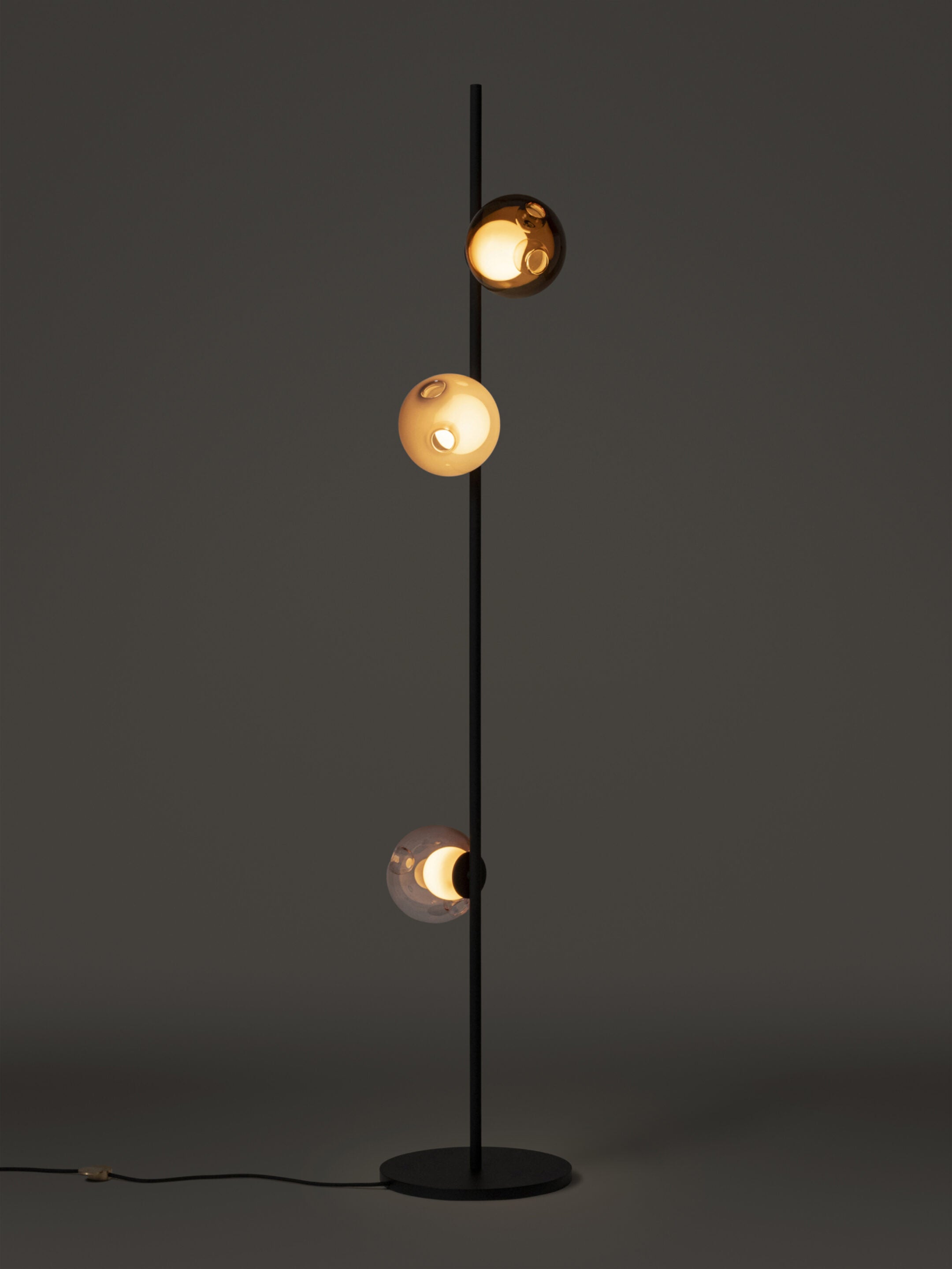 28.3 Gulvlampe Høy