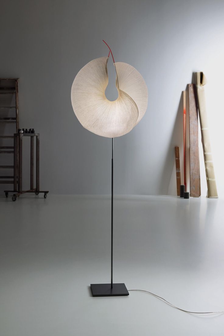 Yoruba Rose Gulvlampe