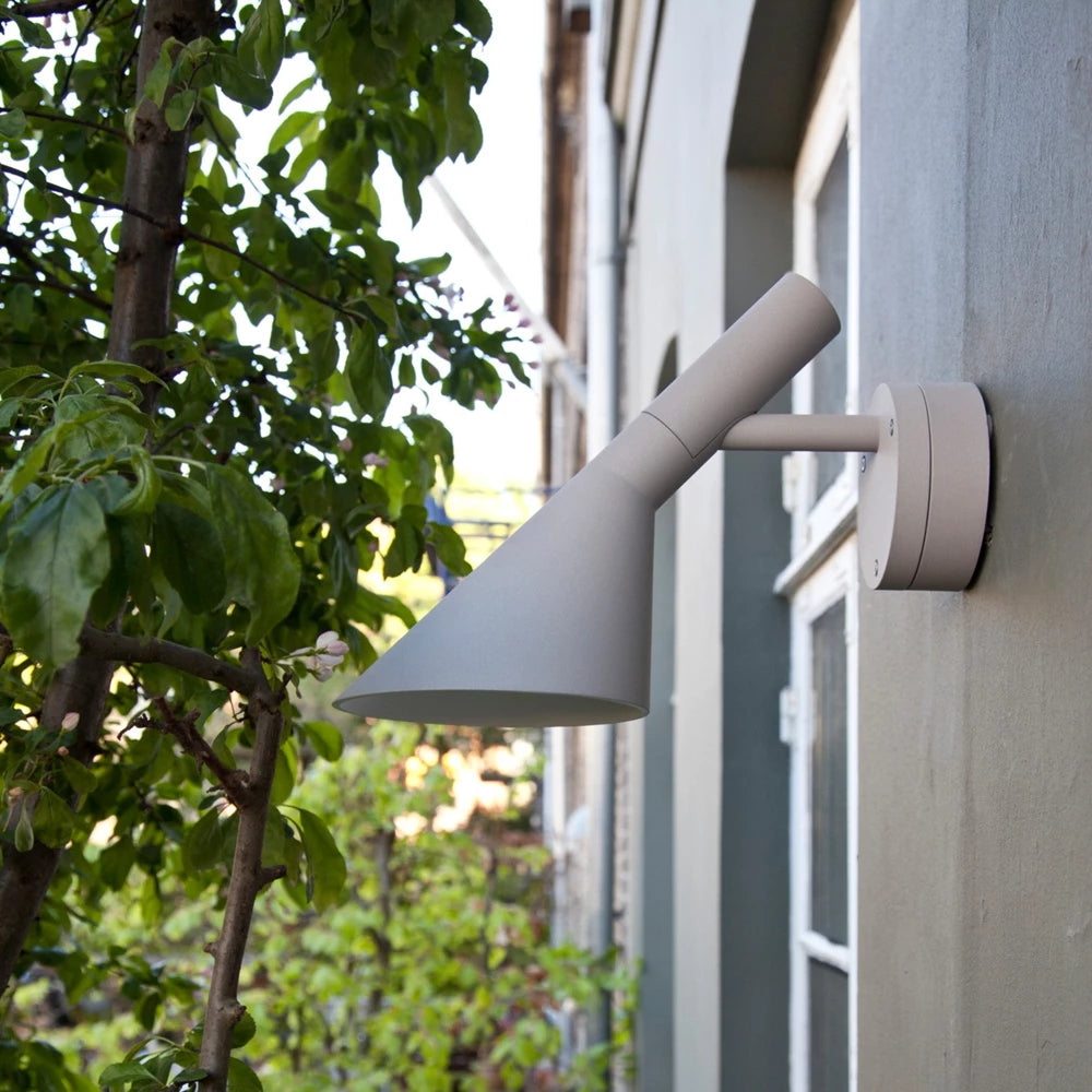 AJ 50 Utendørs Vegglampe
