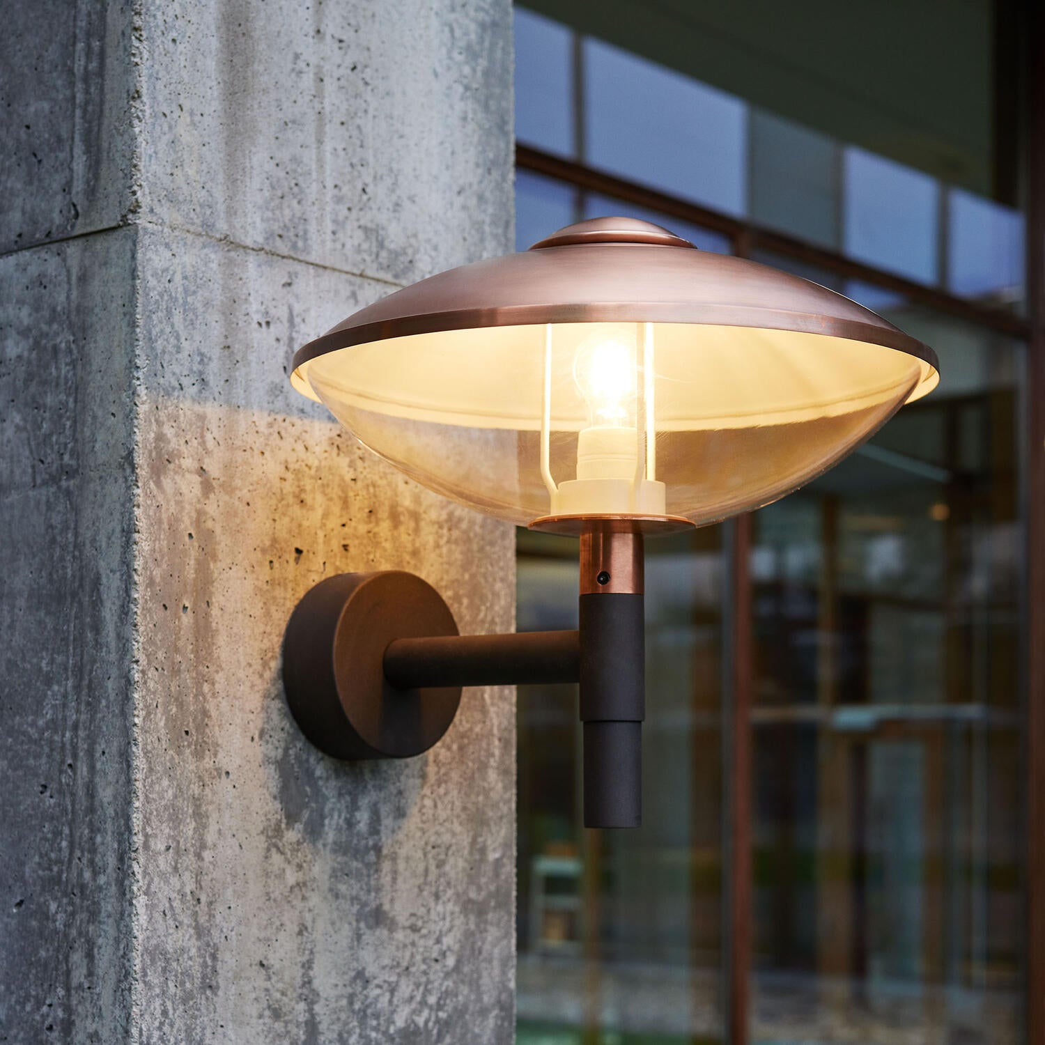 HL410™ Utendørs Vegglampe
