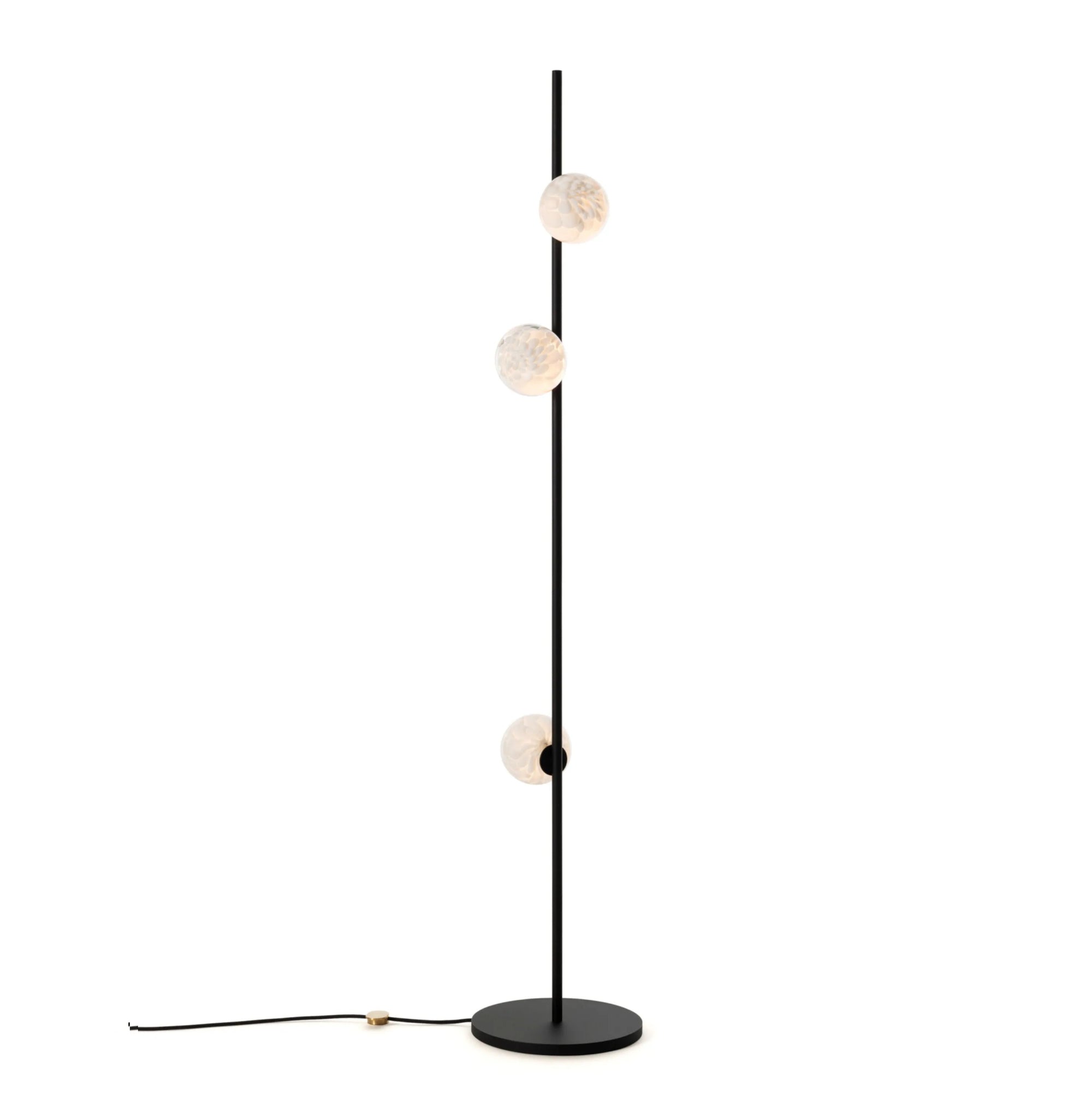 118.3 Gulvlampe Høy