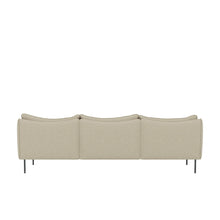 Fogia Tiki Sofa i beige stoff, en skandinavisk designsofa med slank ramme, polstrede puter og elegante svarte ben, tilgjengelig hos Expo Nova.