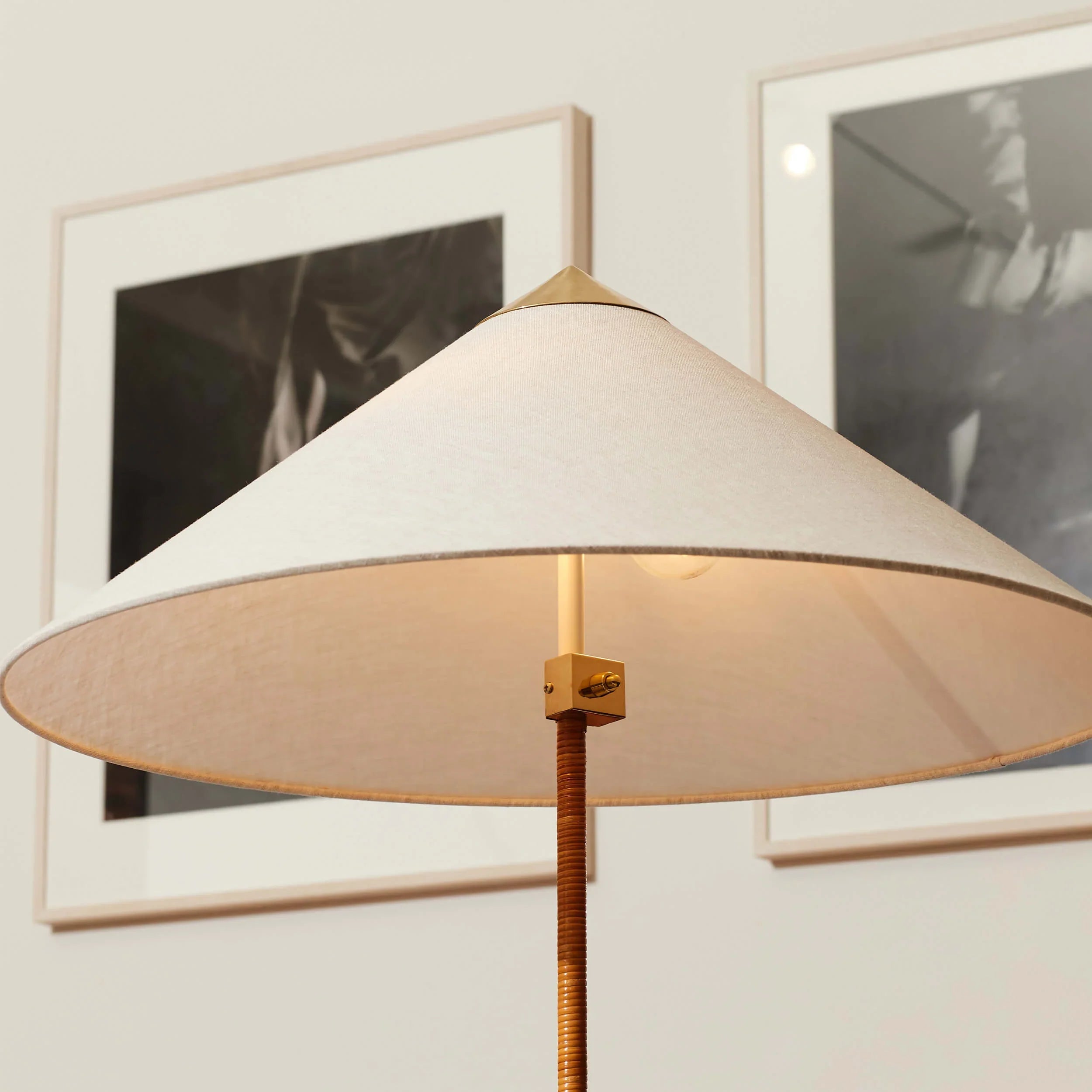 8602 Gulvlampe
