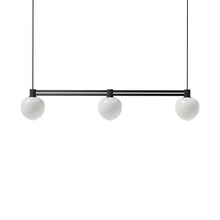 Taklampe av Gamfratesi for Lyfa i sort med opalglass