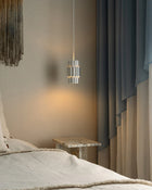 taklampe over nattbord fra Lyfa