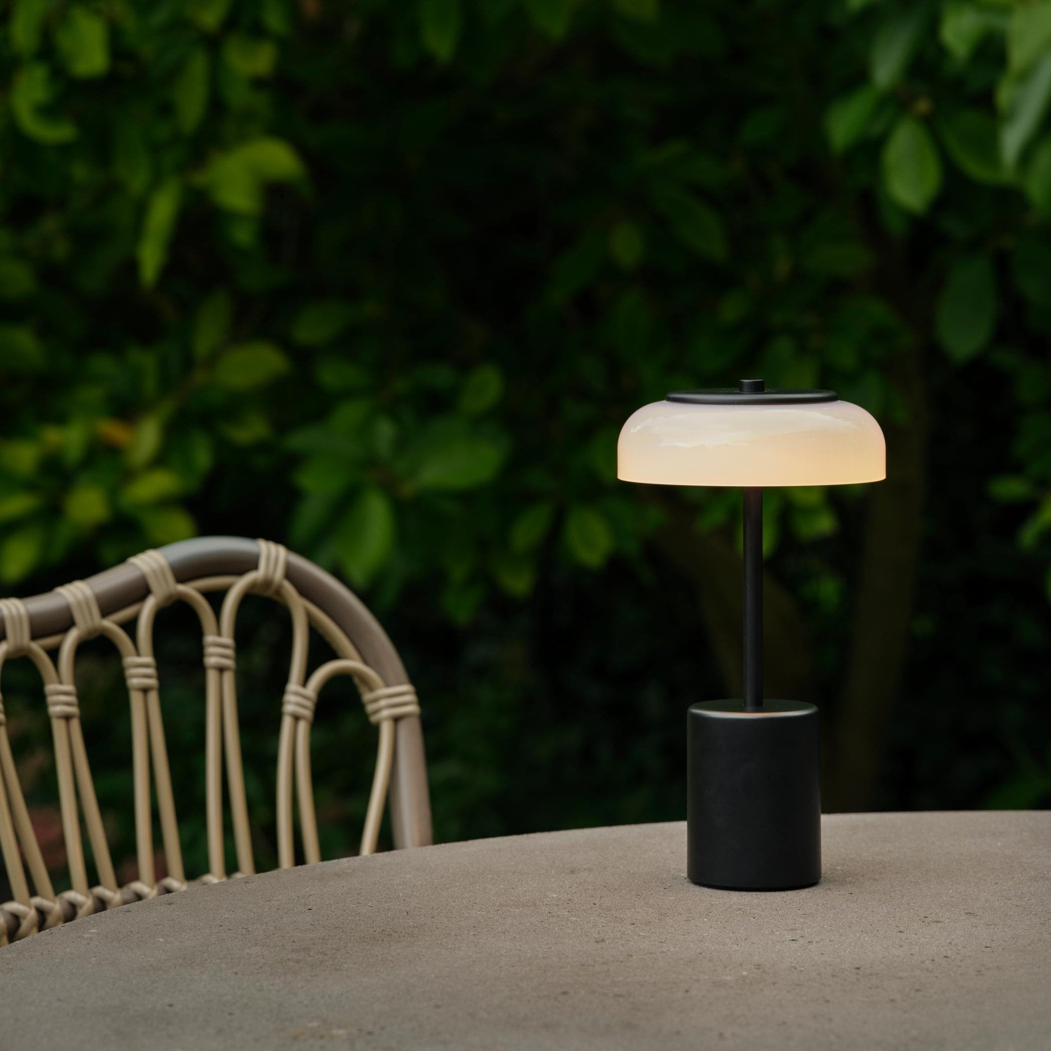 Blossi Table Mini Oppladbar Lampe