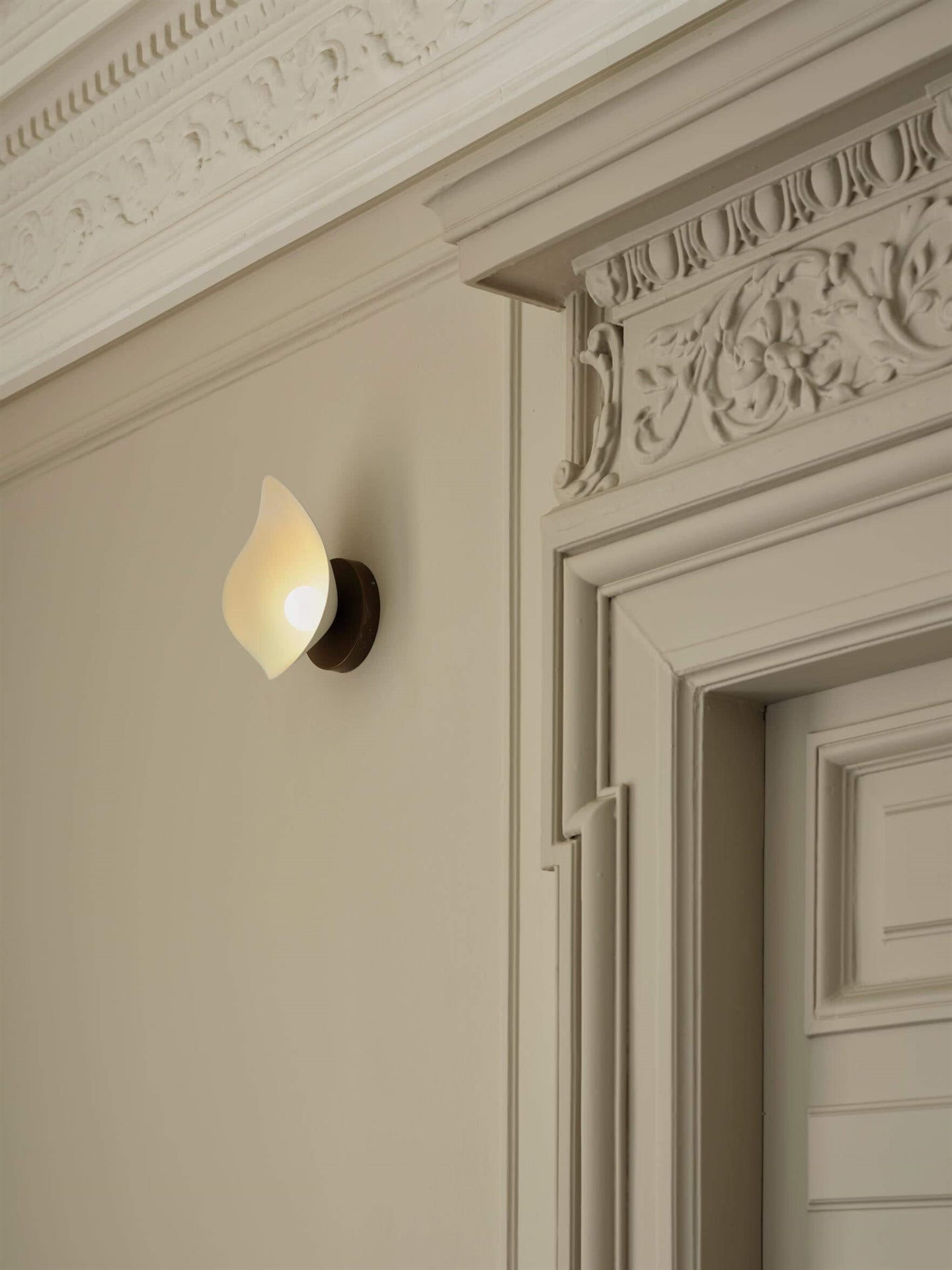 Nuura florii 1 lampe for vegg