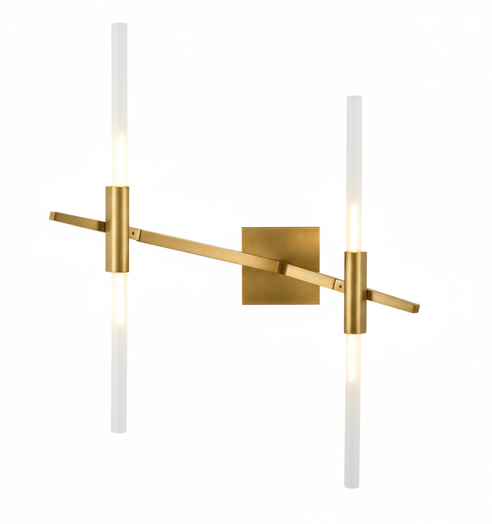 Agnes vegglampe fra Roll & Hill i Messing