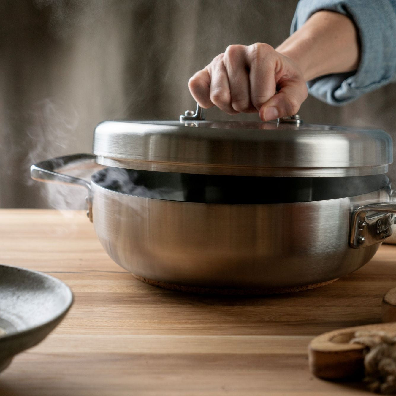 Sautépanne med Lokk
