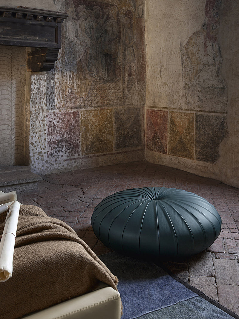 Esedra Ottoman - Utstillingsmodell